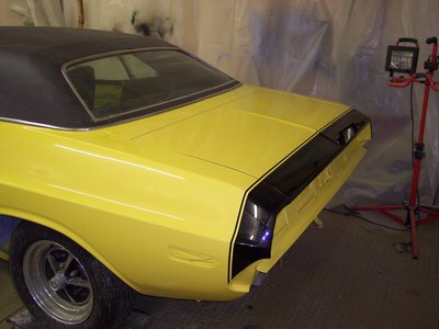 Challenger rear left BB stripe.jpg